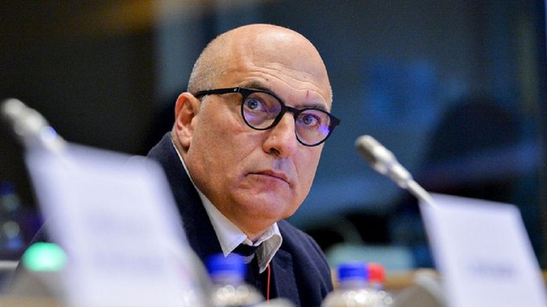 Qatargate: Ελεύθερος αφέθηκε ο ευρωβουλευτής Αντρέα Κοτσολίνο