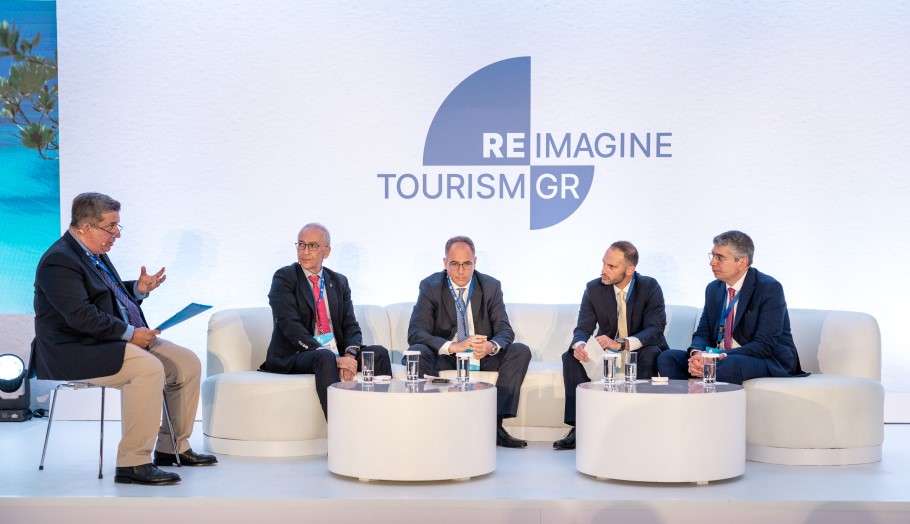 Ο Δημήτρης Γερογιάννης, CEO της AEGEAN, στην εκδήλωση με τίτλο «Reimagine Tourism in Greece» © ΔΤ