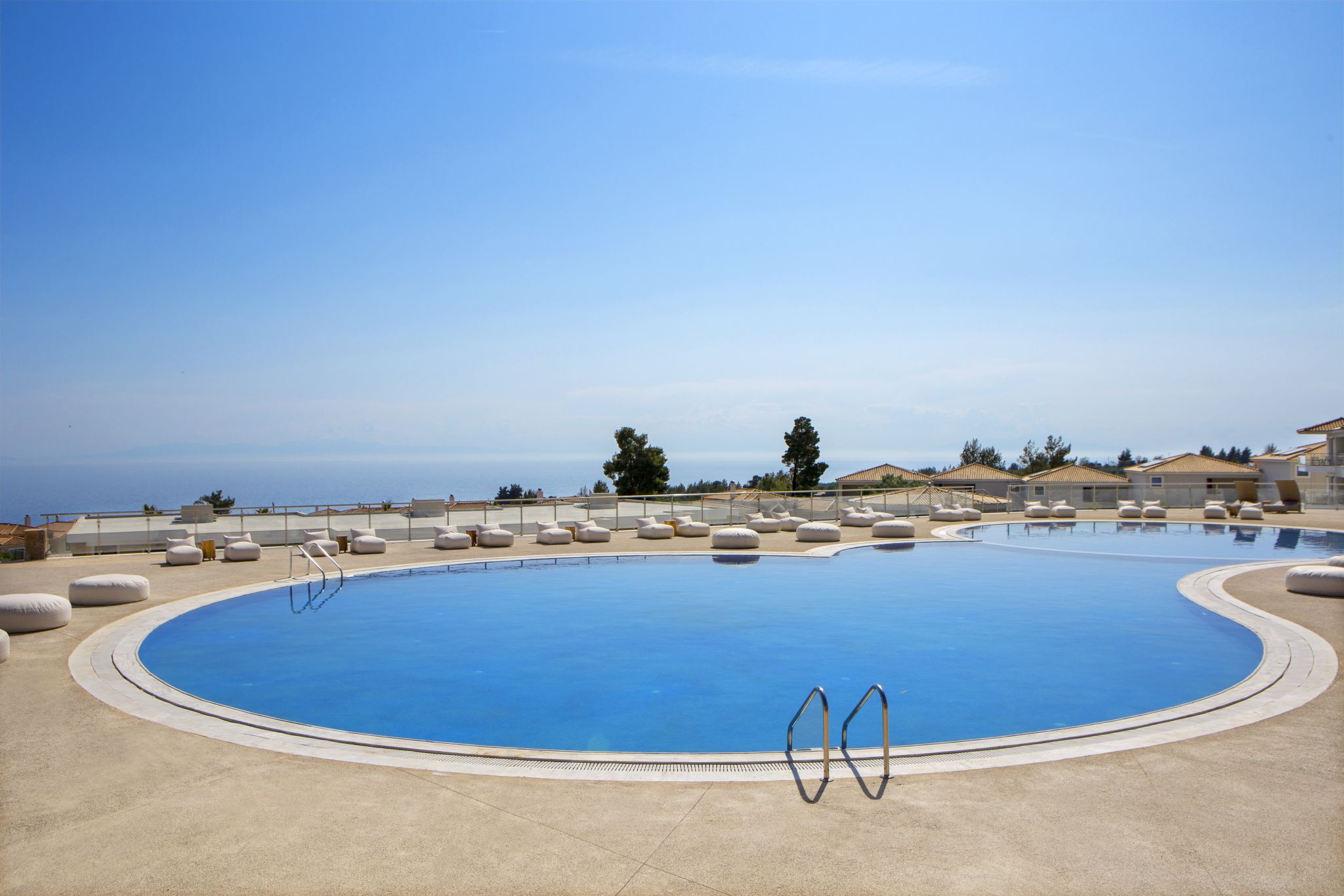 Το Ajul Luxury Hotel & Spa Resort © ajulresort.com