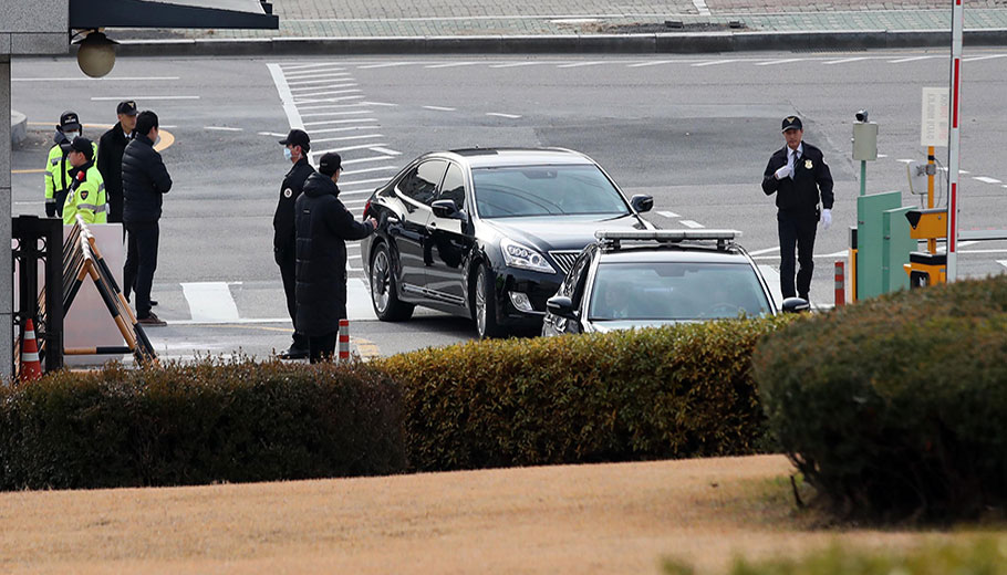 Αστυνομικοί στη Σεούλ © EPA/YONHAP SOUTH KOREA