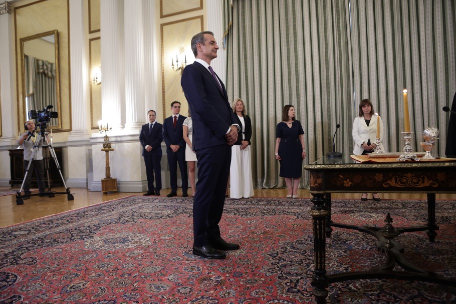 Ο Κυριάκος Μητσοτάκης ορκίστηκε για δεύτερη φορά πρωθυπουργός της Ελλάδας © EUROKINISSI/ ΒΑΣΙΛΗΣ ΡΕΜΠΑΠΗΣ