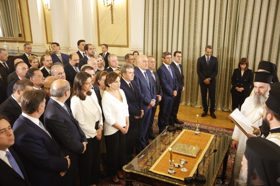 Η ορκωμοσία της νέας κυβέρνησης © EUROKINISSI/ΓΙΩΡΓΟΣ ΚΟΝΤΑΡΙΝΗΣ