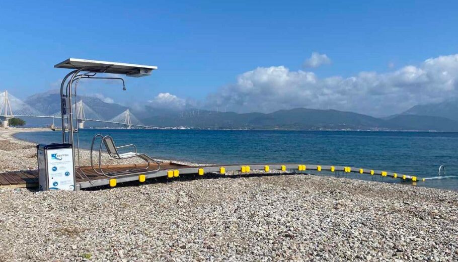 Seatrac σε παραλία της Αχαΐας που εγκατέστησε η Αθηναϊκή Ζυθοποιία © ΔΤ