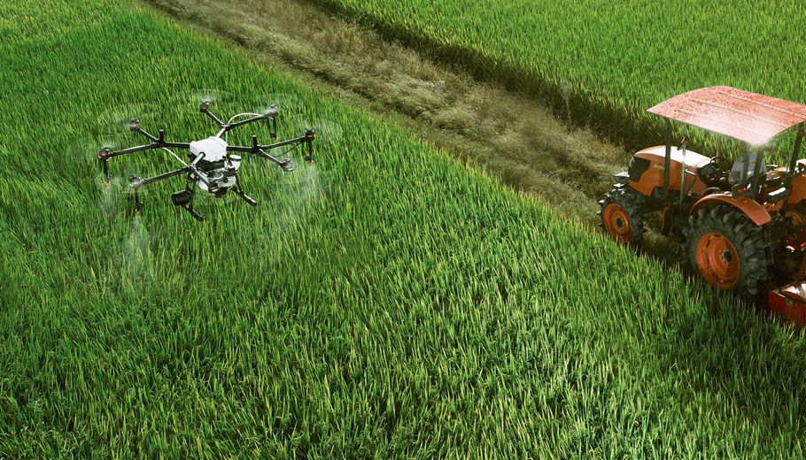 Χρήση drone σε καλλιέργειες © Pixabay