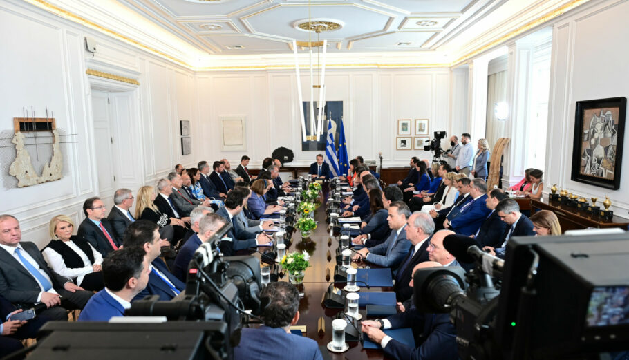 Ο Κυριάκος Μητσοτάκης στο πρώτο υπουργικό συμβούλιο της νέας κυβέρνησης © Eurokinissi