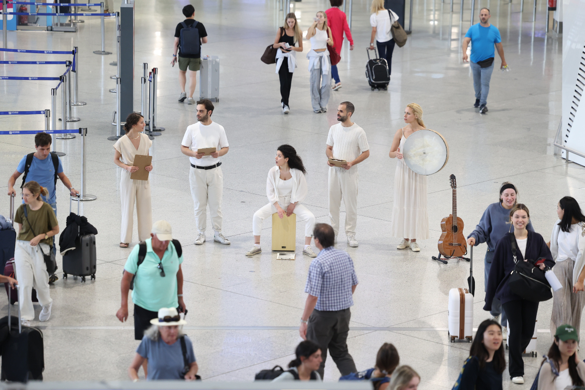 Οι πέτρες μιλούν στο Αεροδρόμιο©ΔΤ