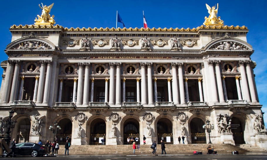 Opéra Garnier @ EPA/IAN LANGSDON