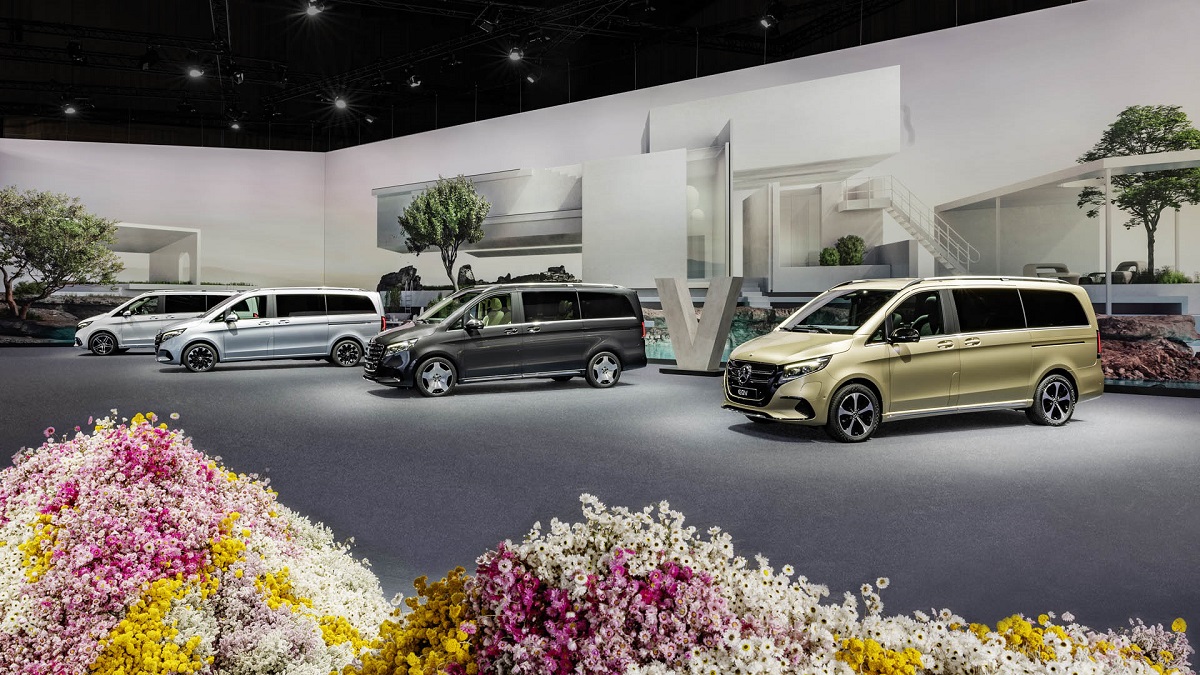 H Mercedes ανανεώνει τα πολυτελή van V-Class και EQV
