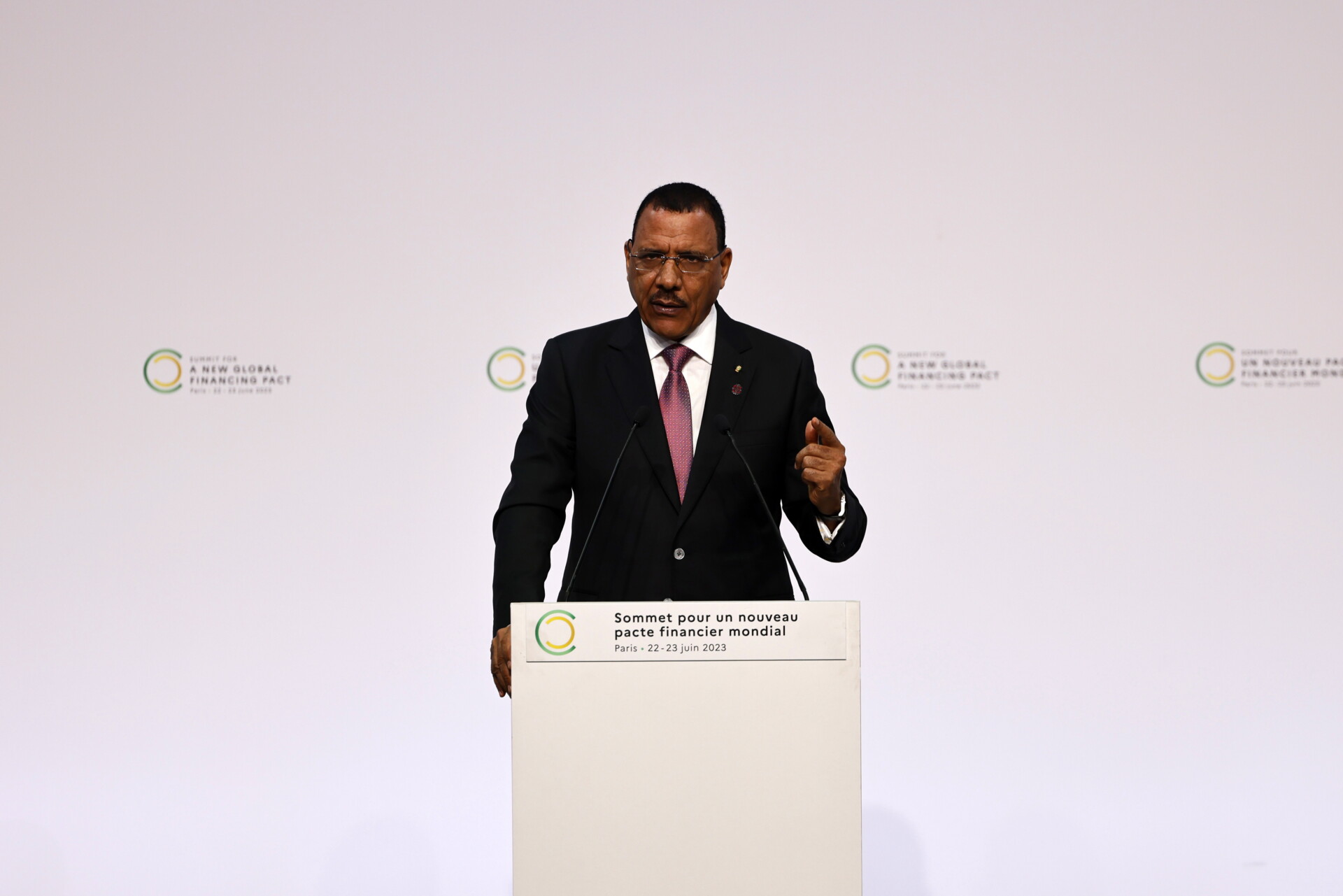 Νίγηρας: Ο στρατός ανατρέπει τον πρόεδρο Μοαμέντ Μπαζούμ