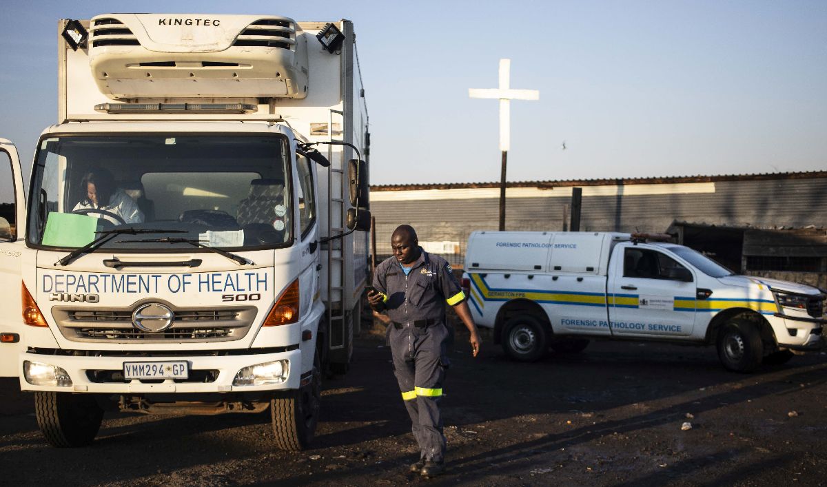 Διαρροή αερίου με νεκρούς στο Μπόξμπουργκ, κοντά στο Γιοχάνεσμπουργκ της Νότιας Αφρικής © EPA/KIM LUDBROOK