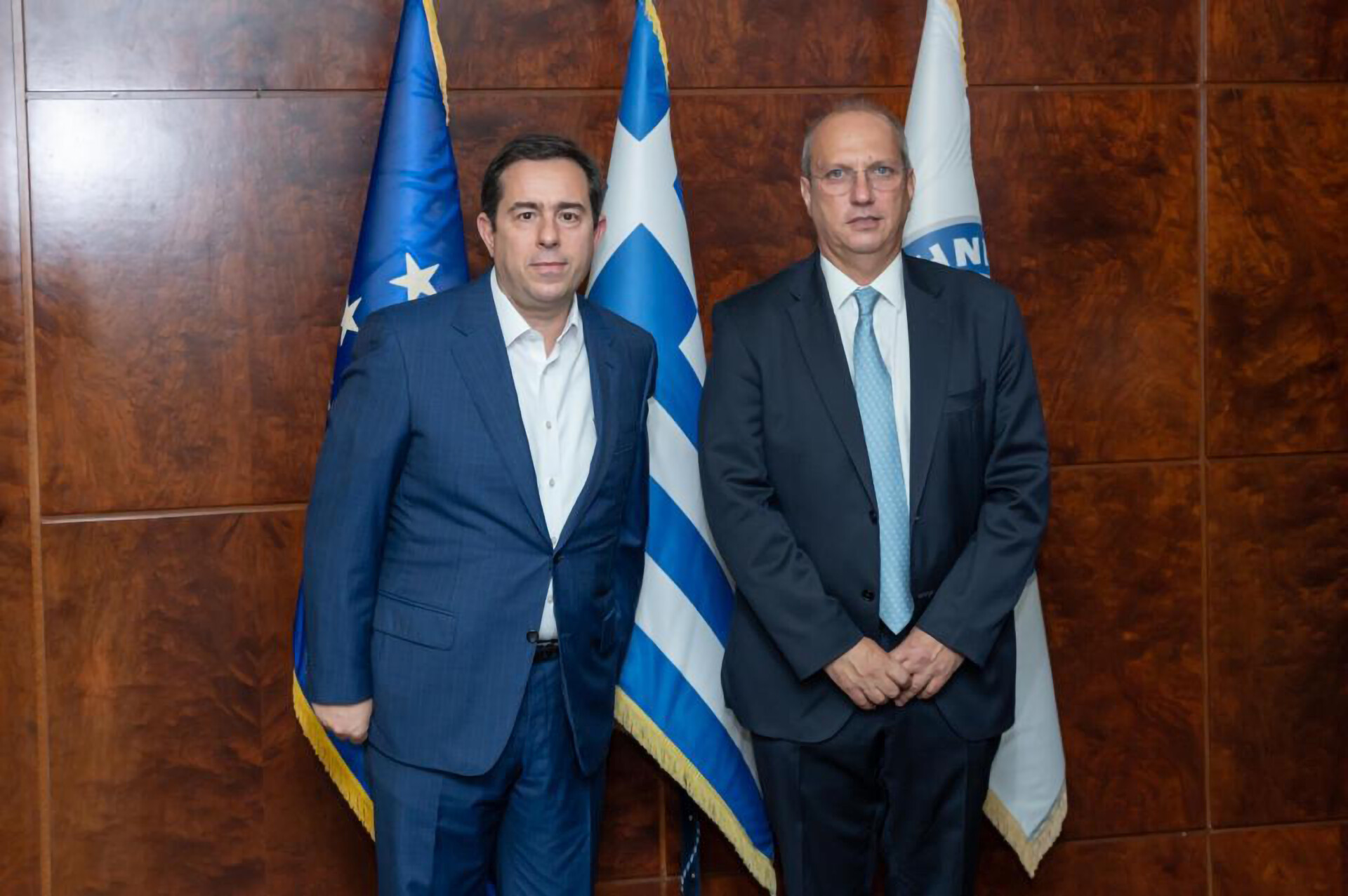 Ανέλαβε καθήκοντα ο Οικονόμου – Τον υποδέχθηκε ο Μηταράκης