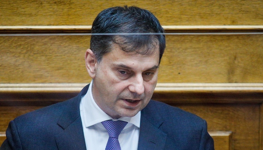 Παρεμβάσεις Θεοχάρη για λιγότερη γραφειοκρατεία