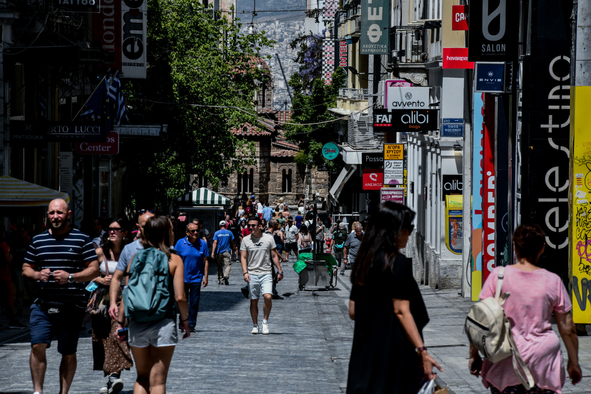 Κόσμος στην Ερμού ©Eurokinissi