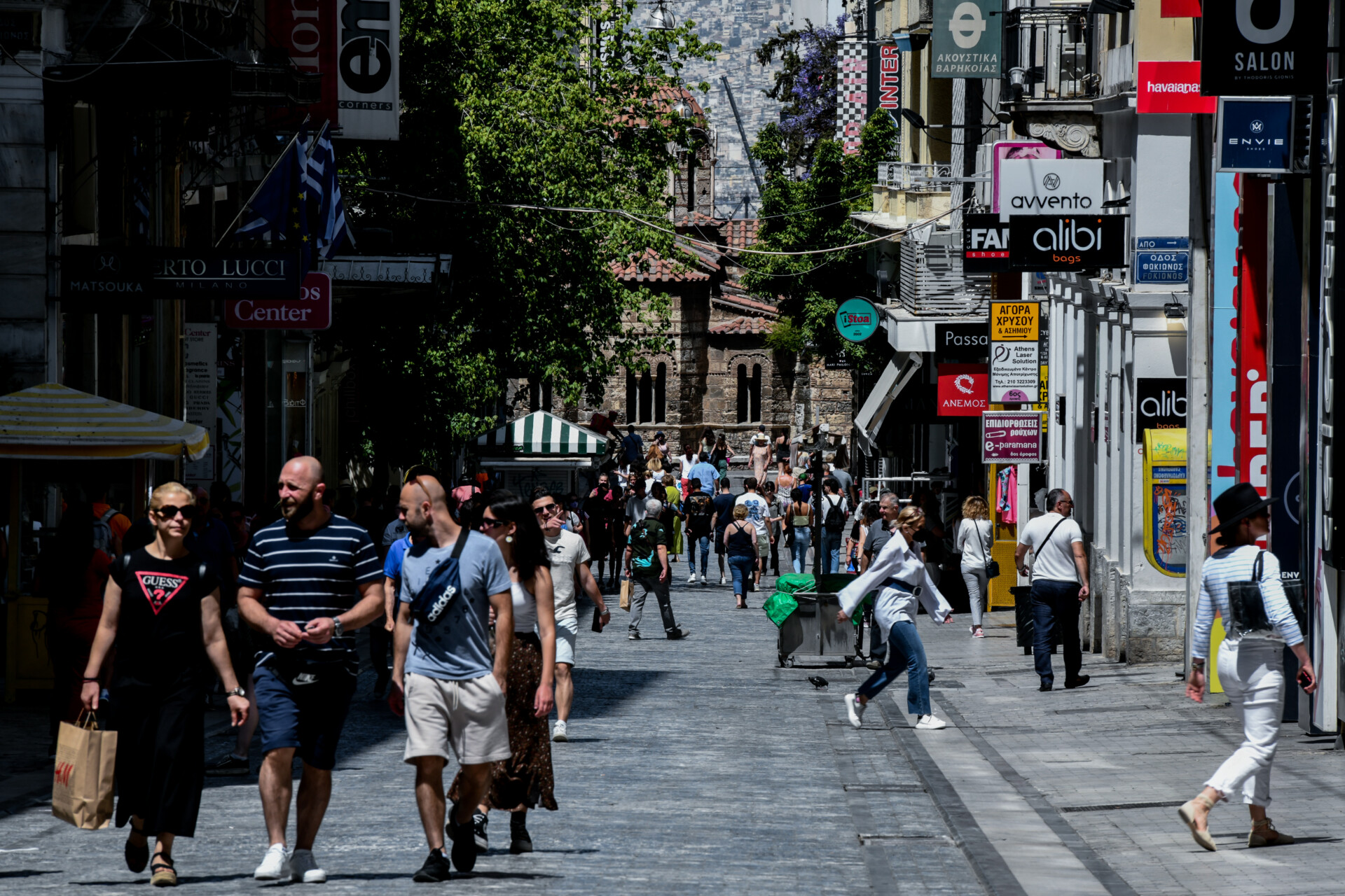 Κόσμος στην Ερμού ©Eurokinissi