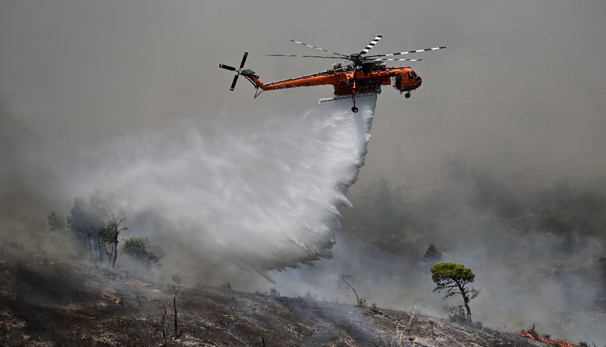 Πυρκαγιά στα Δερβενοχώρια © Eurokinissi / ΜΙΧΑΛΗΣ ΚΑΡΑΓΙΑΝΝΗΣ