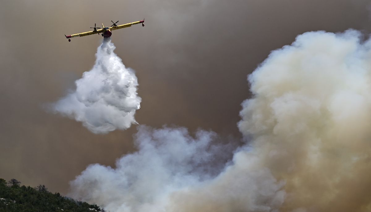 Ελικόπτερο της Πυροσβεστικής © Eurokinissi / ΜΙΧΑΛΗΣ ΚΑΡΑΓΙΑΝΝΗΣ