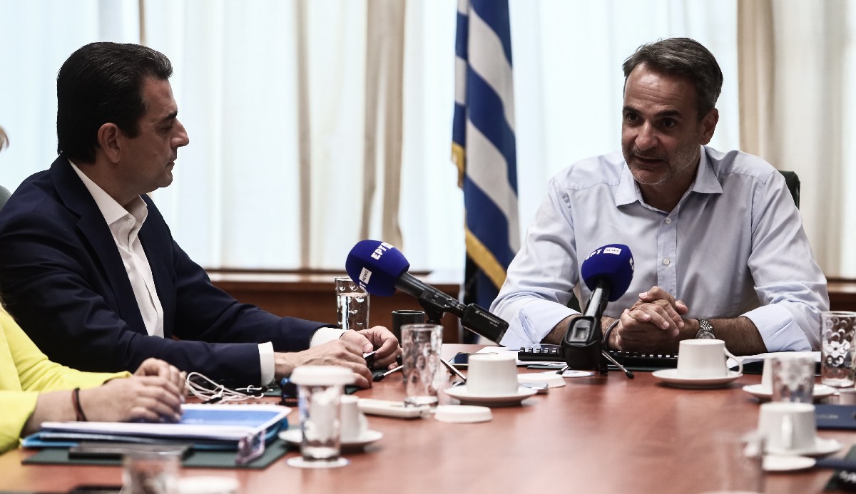 Συνάντηση Μητσοτάκη και Σκρέκα για την ακρίβεια