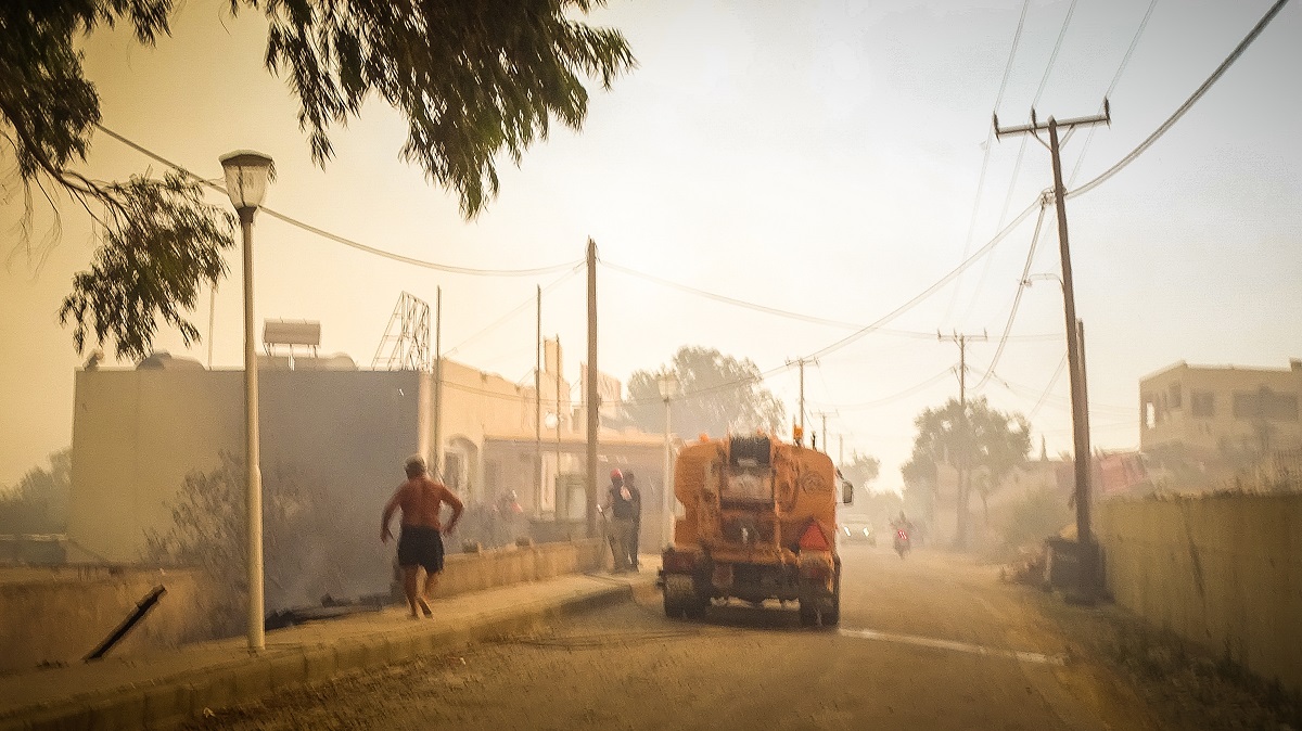 Για τέταρτη μέρα η μεγάλη πυρκαγιά στην Ρόδο, μαίνεται ανεξέλεγκτη, στιγμιότυπα από τις περιοχές Κιοτάρι, Λάρδος, Γλύστρα © Εurokinissi