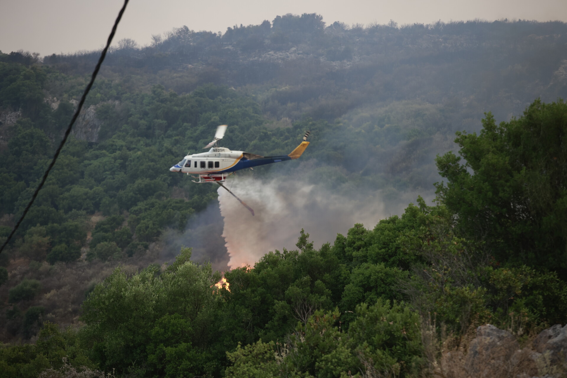 Συνεχίζεται η μάχη με τις φλόγες σε Ρόδο και Κέρκυρα