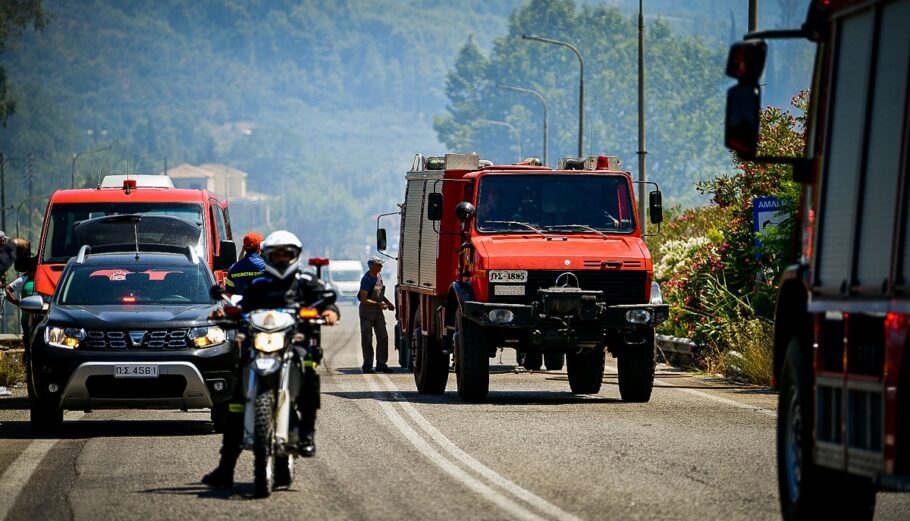 Πυροσβεστικές δυνάμεις στην Ηλεία © Eurokinissi / ΓΙΑΝΝΗΣ ΣΠΥΡΟΥΝΗΣ/ ILIALIVE.GR