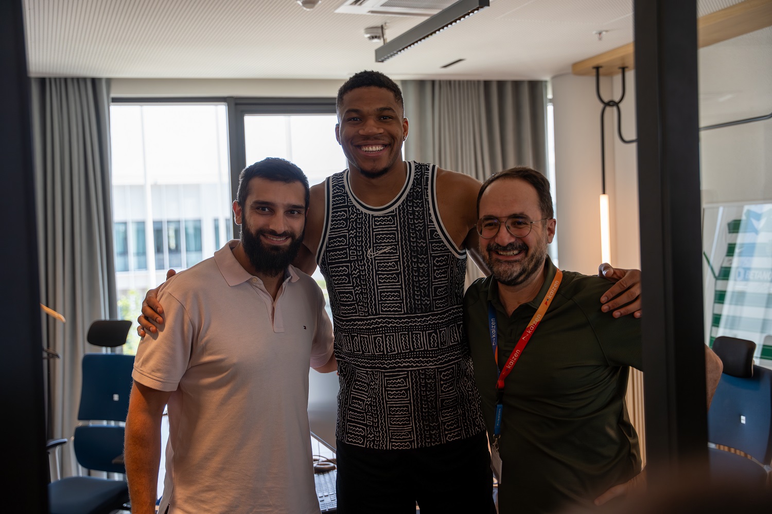 Οι Antetokounbros στο Kaizen Campus © Kaizen 