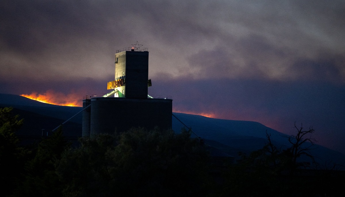 ΗΠΑ: Φωτιά απειλεί σπίτια, αγροκτήματα, αγωγό φυσικού αερίου
