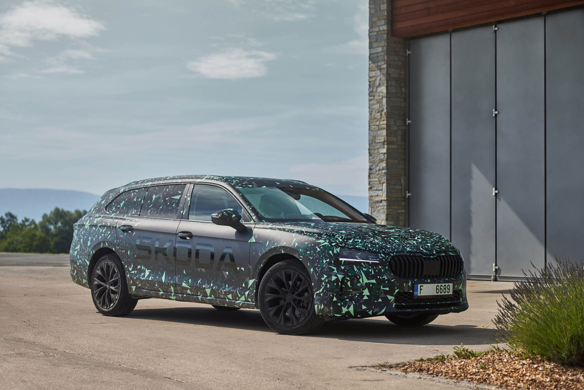 Η 4η γενιά του Skoda Superb θα είναι πιο ευρύχωρη