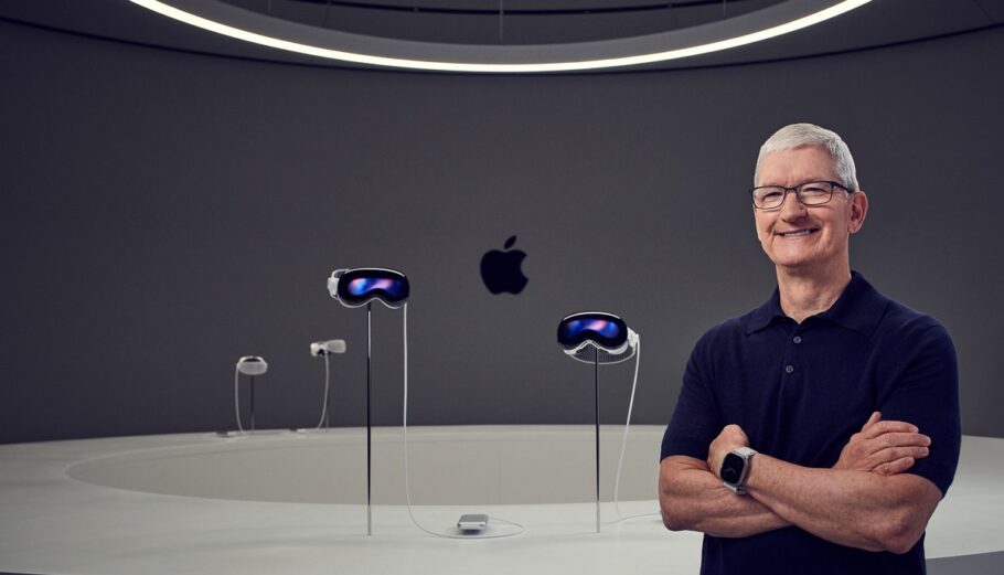 O CEO της Apple, Τιμ Κουκ κατά την παρουσίαση του Vision Pro © EPA/JOE PUGLIESE / APPLE HANDOUT