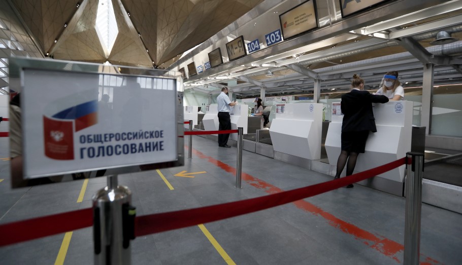 Το αεροδρόμιο Πούλκοβο στην Αγία Πετρούπολη © EPA/ANATOLY MALTSEV