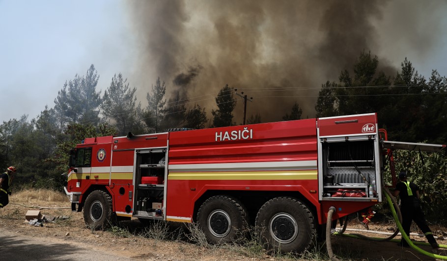 Σλοβάκοι πυροσβέστες επιχειρούν σε δασική πυρκαγιά στην Ελλάδα © EUROKINISSI/ ΒΑΣΙΛΗΣ ΡΕΜΠΑΠΗΣ