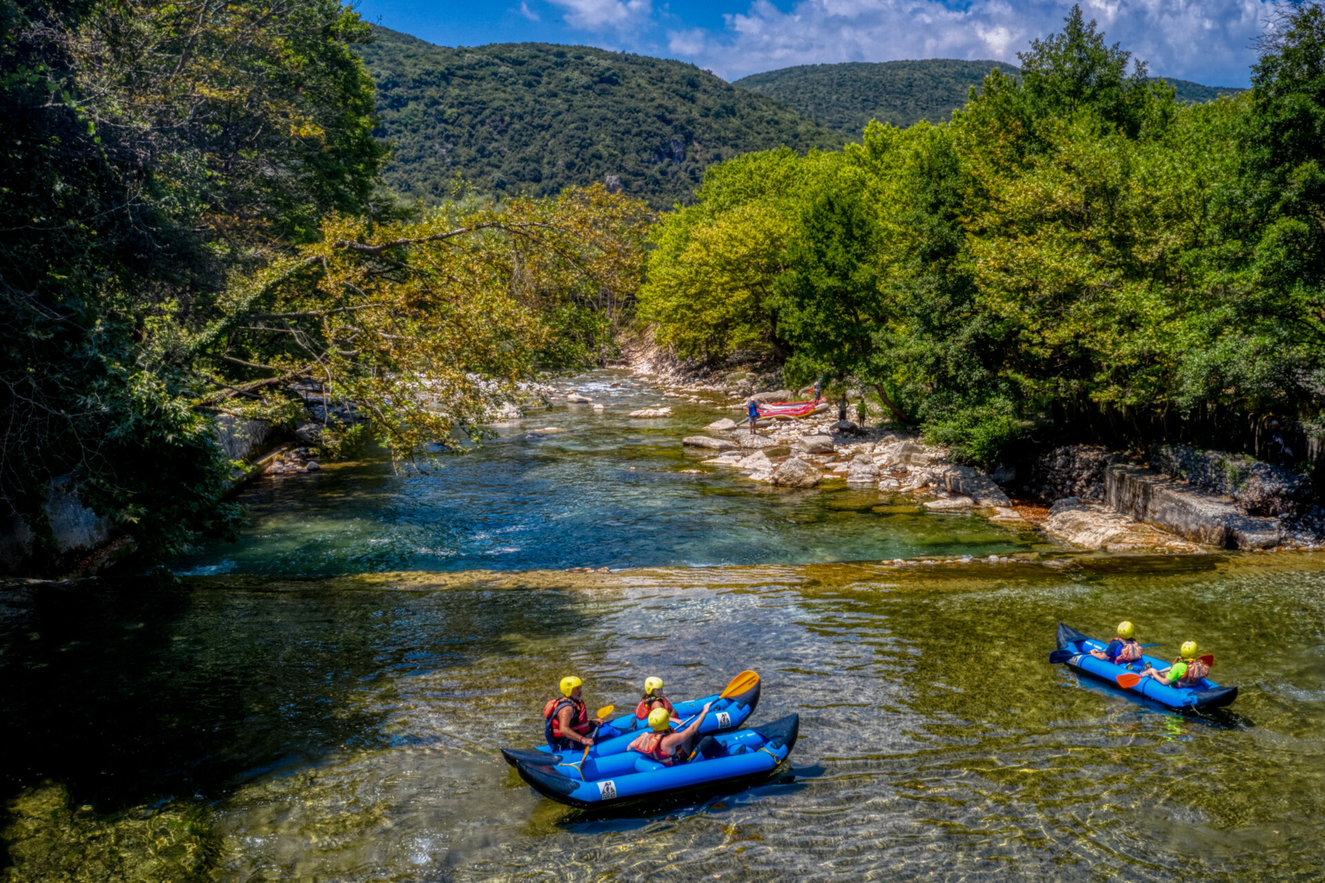 Ράφτινγκ και κανό στον Βοϊδομάτη © Eurokinissi