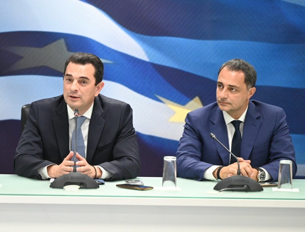 Ο Κ. Σκρέκας και ο Μ. Σενετάκης © ΔΤ
