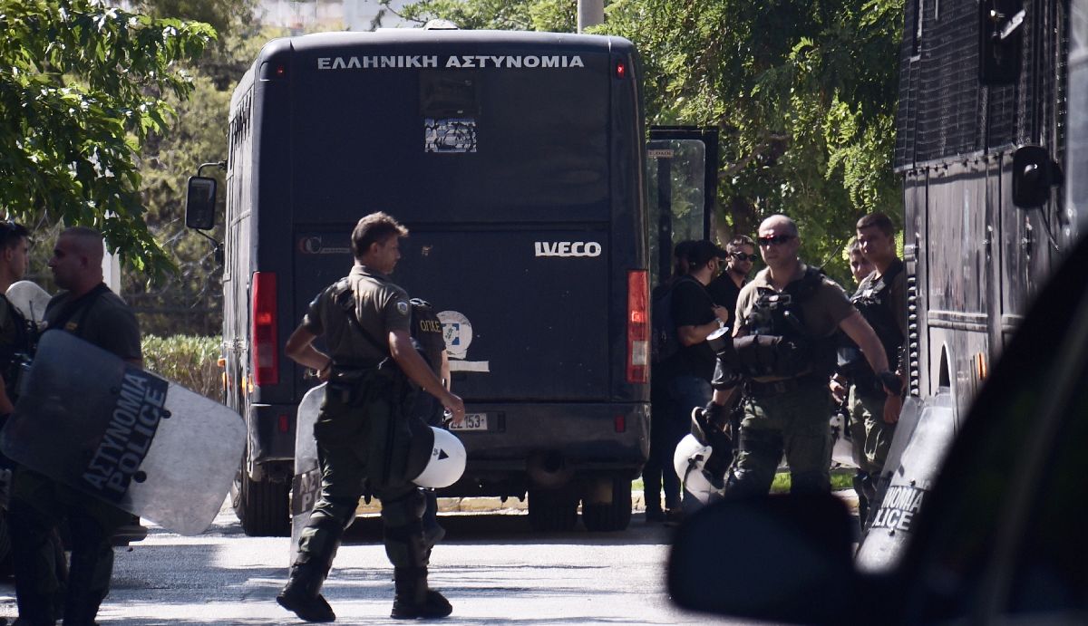 Νέα Φιλαδέλφεια: Στη φυλακή 12 κατηγορούμενοι