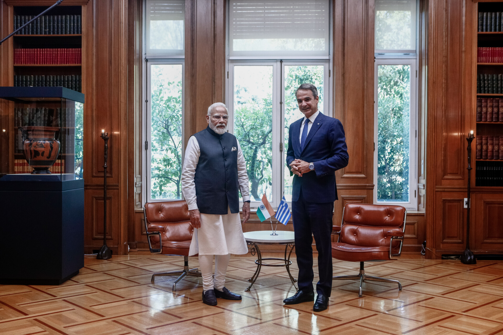 Ο Κυριάκος Μητσοτάκης με τον πρωθυπουργό της Ινδίας, Ναρέντρα Μόντι © Εurokinissi