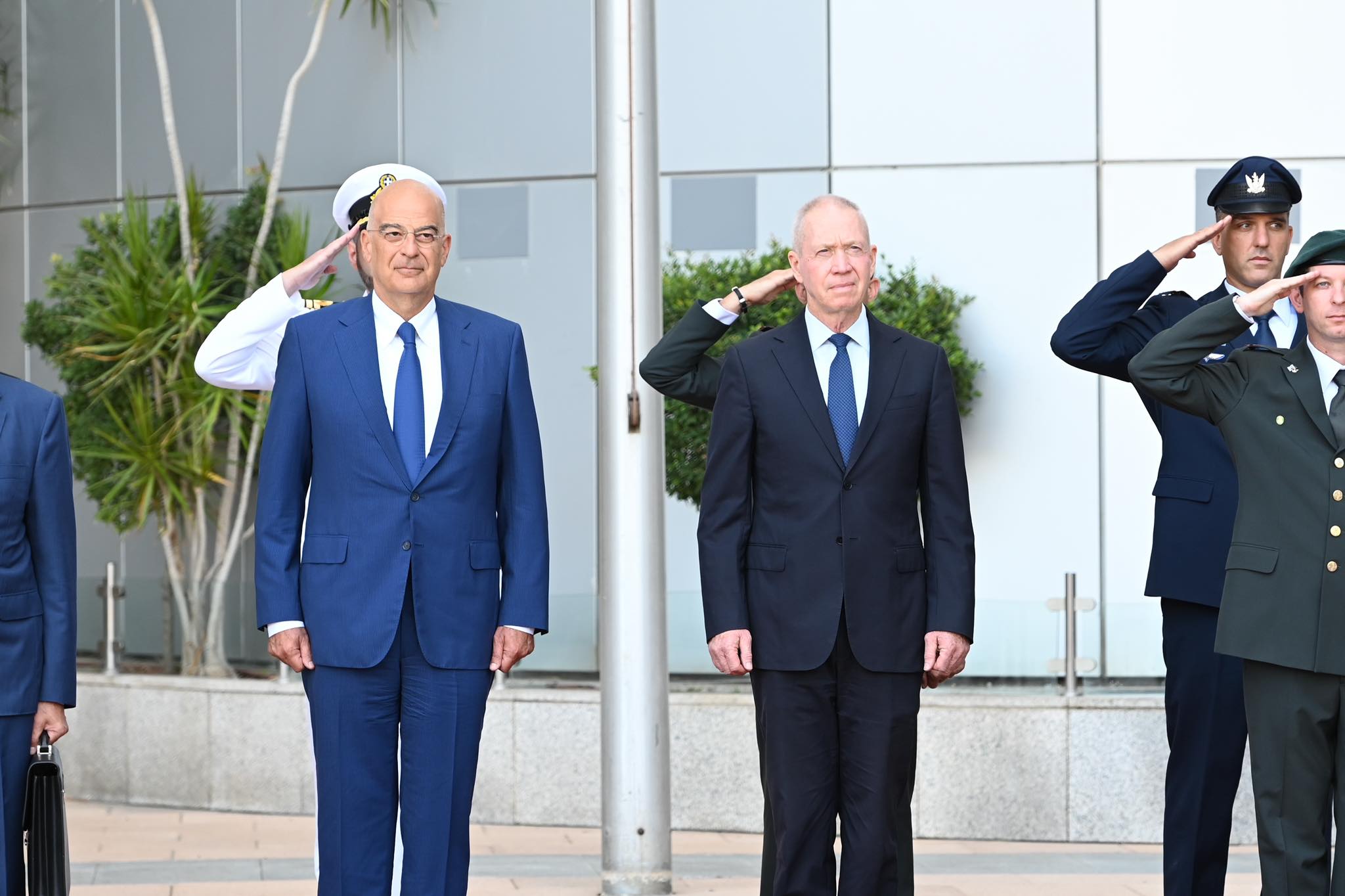 Δένδιας: Στενή συνεργασία με το Ισραήλ στην αμυντική βιομηχανία