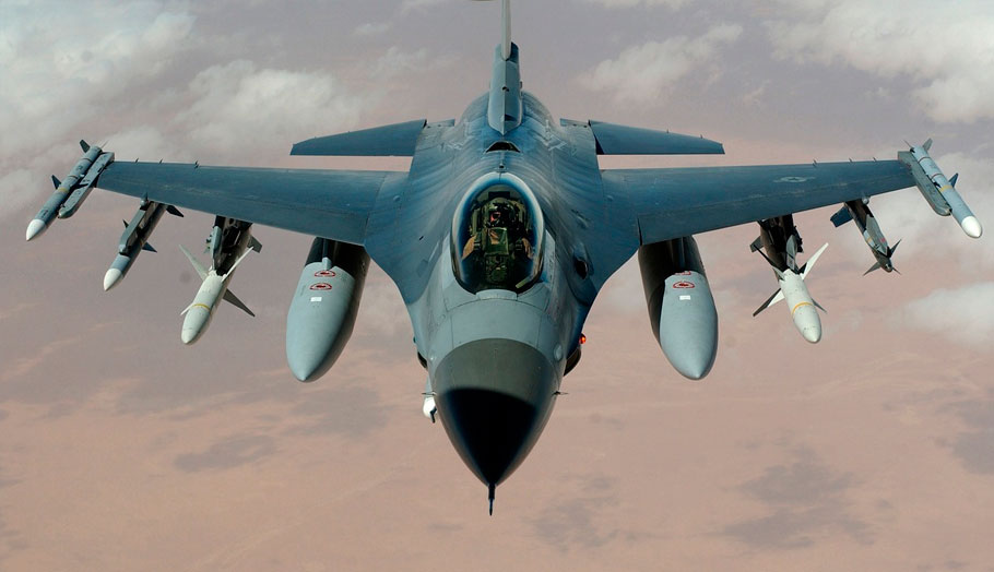 Μαχητικό F-16 © Pixabay
