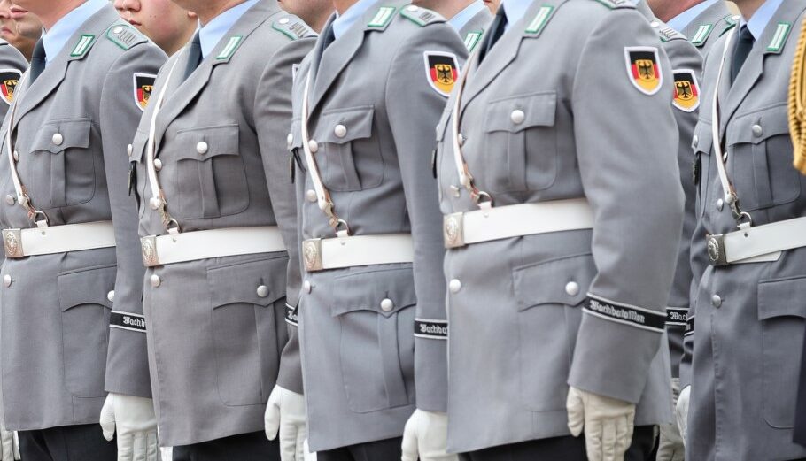 Γερμανοί στρατιώτες © EPA/ANDREAS RENTZ