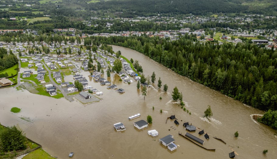 Πλημμύρες στη Νορβηγία © EPA/ Stian Lysberg Solum