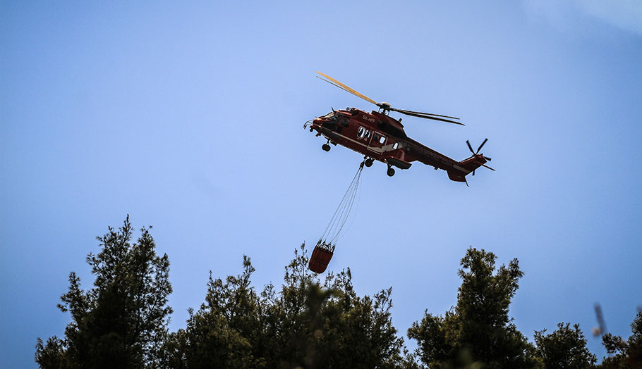 Υπό μερικό έλεγχο η φωτιά στη Ζάκυνθο