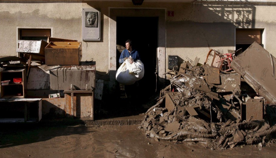 Πλημμύρες στη Σλοβενία © EPA/VORANC VOGEL