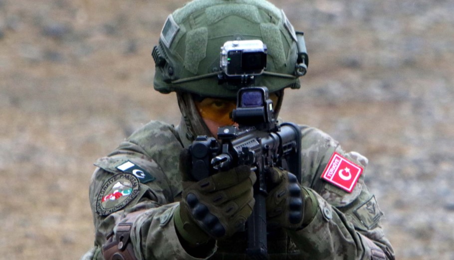 Τούρκος στρατιώτης © EPA/SOHAIL SHAHZAD