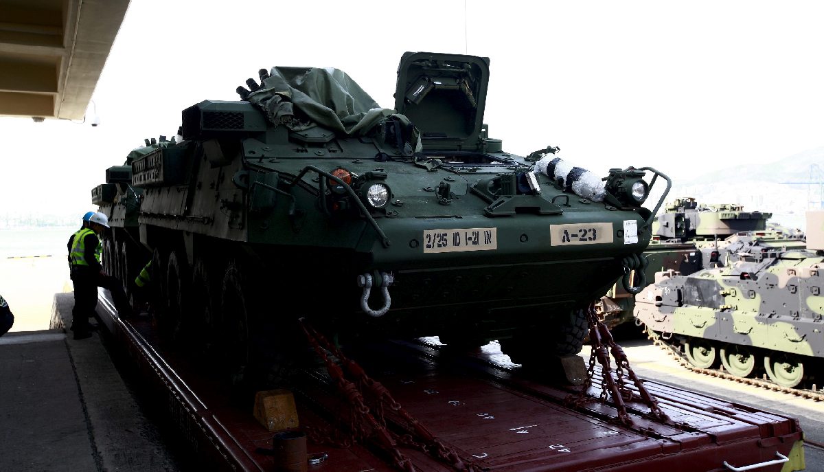Τεθωρακισμένο Stryker των ΗΠΑ © EPA/JEON HEON-KYUN