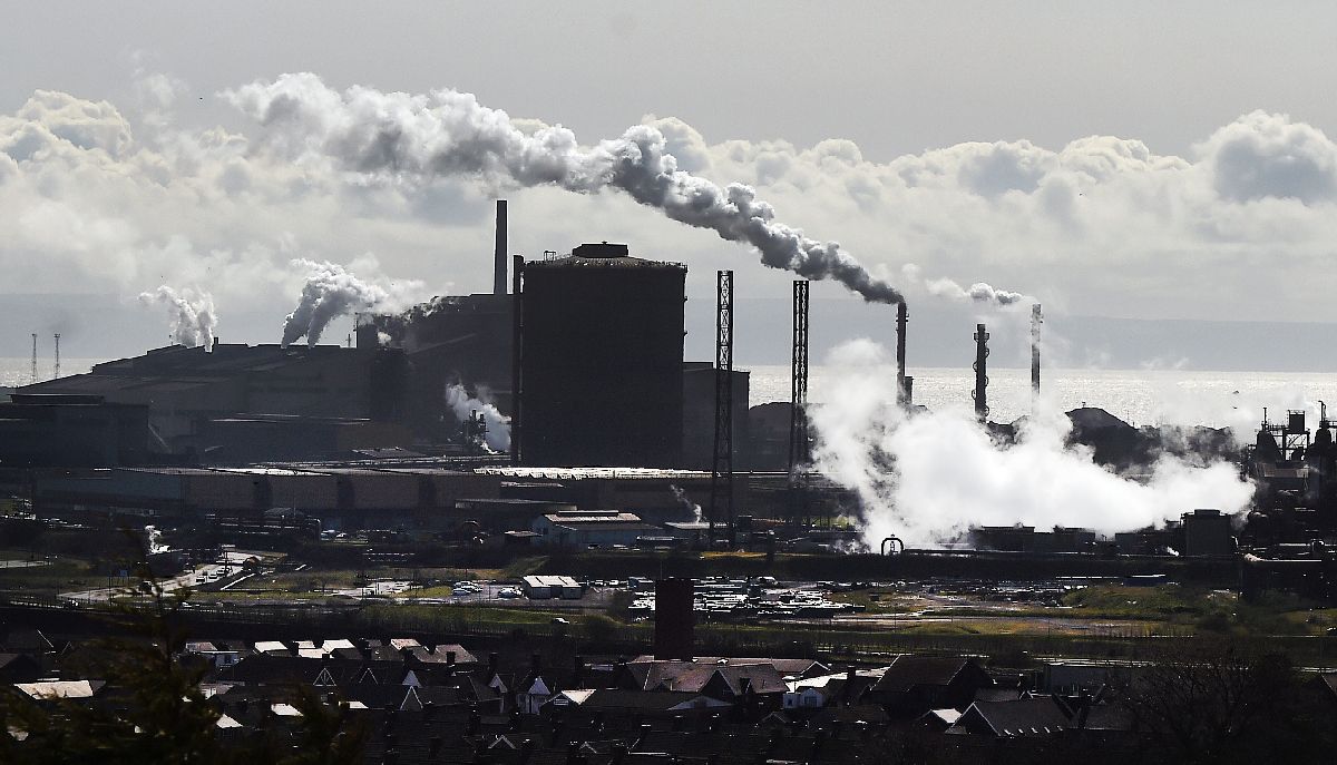 Eργοστάσιο χάλυβα της Tata στη νότια Ουαλία της Βρετανίας © EPA/ANDY RAIN