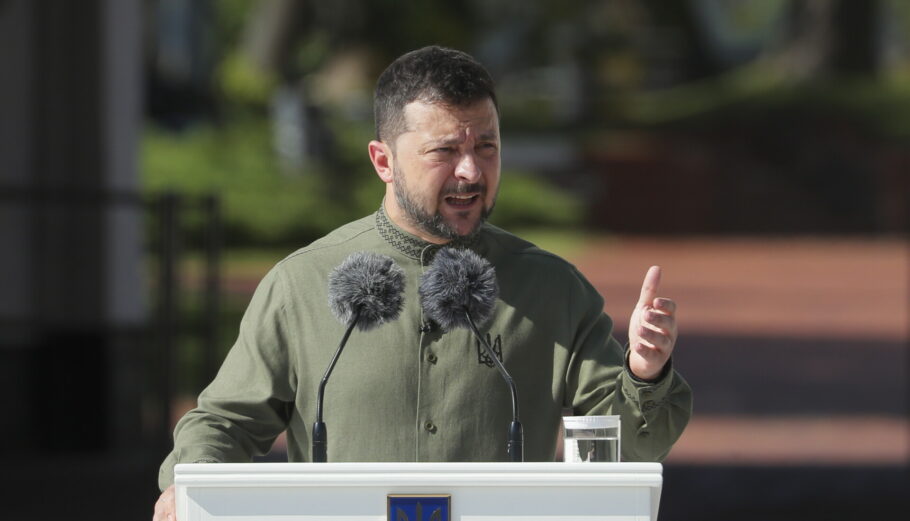 Ο Βολοντίμιρ Ζελένσκι © EPA/SERGEY DOLZHENKO