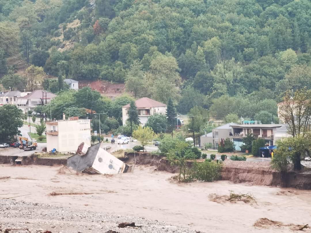Εικόνα από τις καταστροφές στο Μουζάκι © Facebook / Aris Kosmas