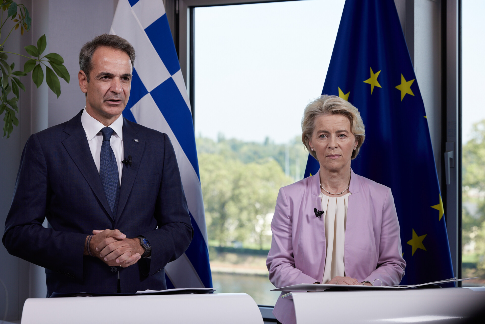 Ο πρωθυπουργός Κυριάκος Μητσοτάκης με την πρόεδρο της Κομισιόν, Ούρσουλα φον ντερ Λάιεν © Eurokinissi