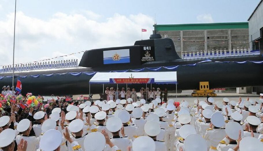 Η Β. Κορέα καθέλκυσε το πρώτο της «υποβρύχιο επίθεσης με τακτικά πυρηνικά όπλα» © twitter.com/nknewsorg