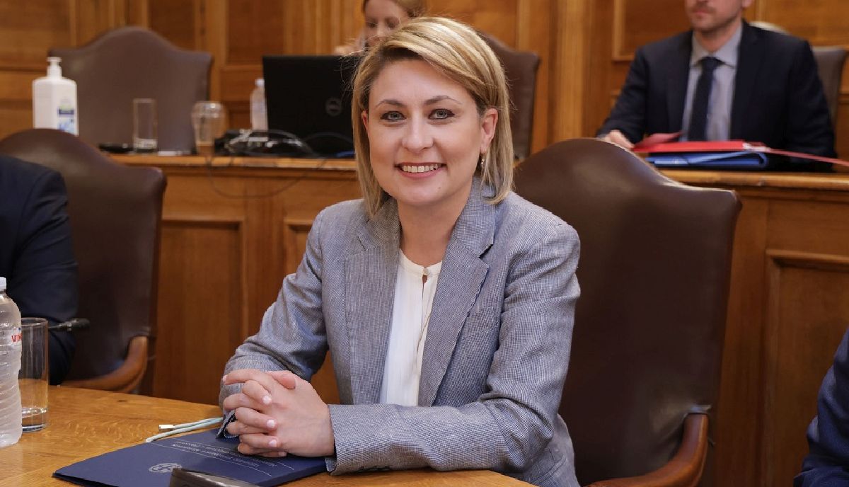 Αλεξοπούλου: Προτεραιότητα η ασφαλής μεταφορά των μαθητών