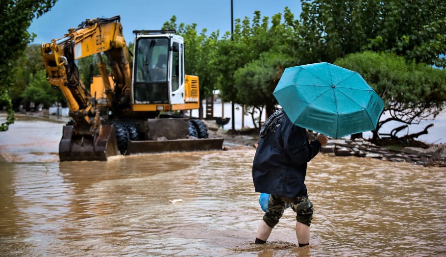Πλημμύρες στον Βόλο © EUROKINISSI/ΒΑΣΙΛΗΣ ΟΙΚΟΝΟΜΟΥ
