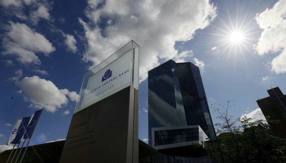 To κτίριο της Ευρωπαϊκής Κεντρικής Τράπεζας (ΕΚΤ) στη Φρανκφούρτη © EPA/RONALD WITTEK